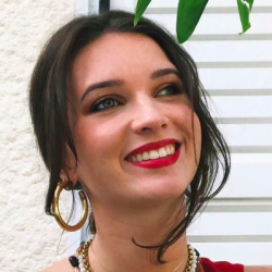 Lisa Lisa maitre flotteuse oasis barbès, centres de flottaison